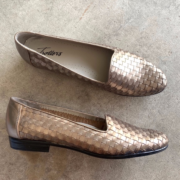 Trotters Shoes - Trotters Weaves Pattern Slip-on Kitten Heels Flats